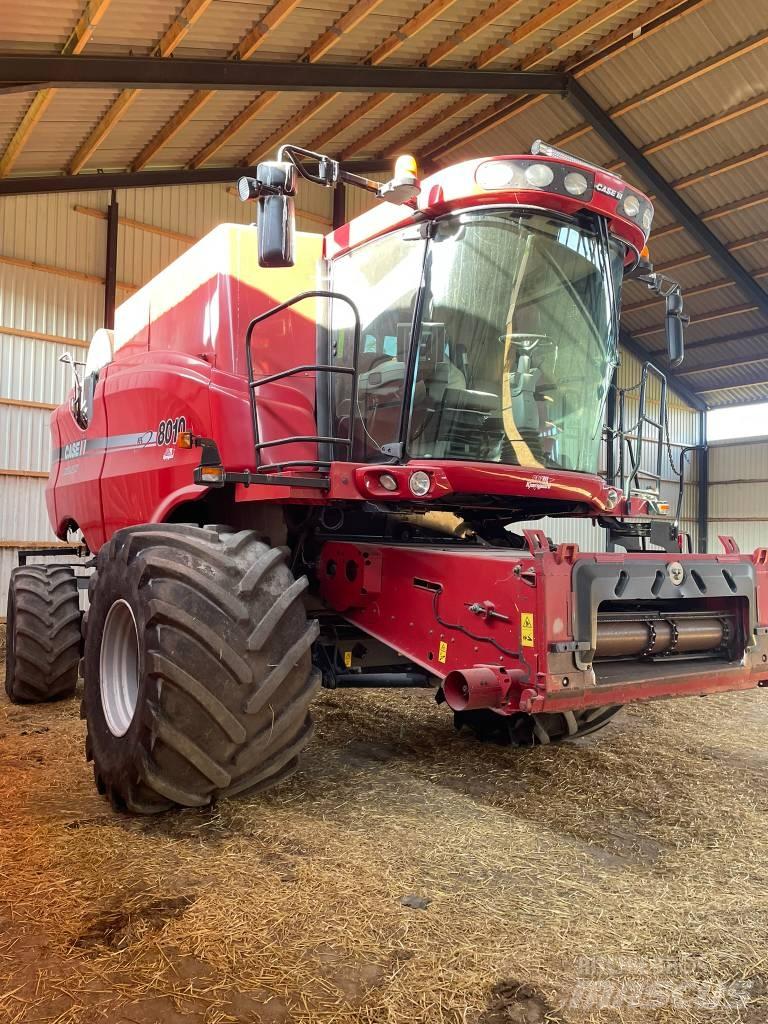 Case IH 8010 Ražas novākšanas kombaini