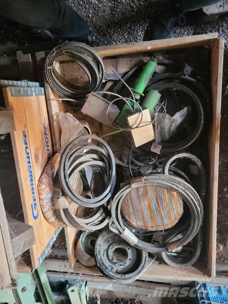 Deutz-Fahr 5660 HTS Ražas novākšanas kombainu papildaprīkojums