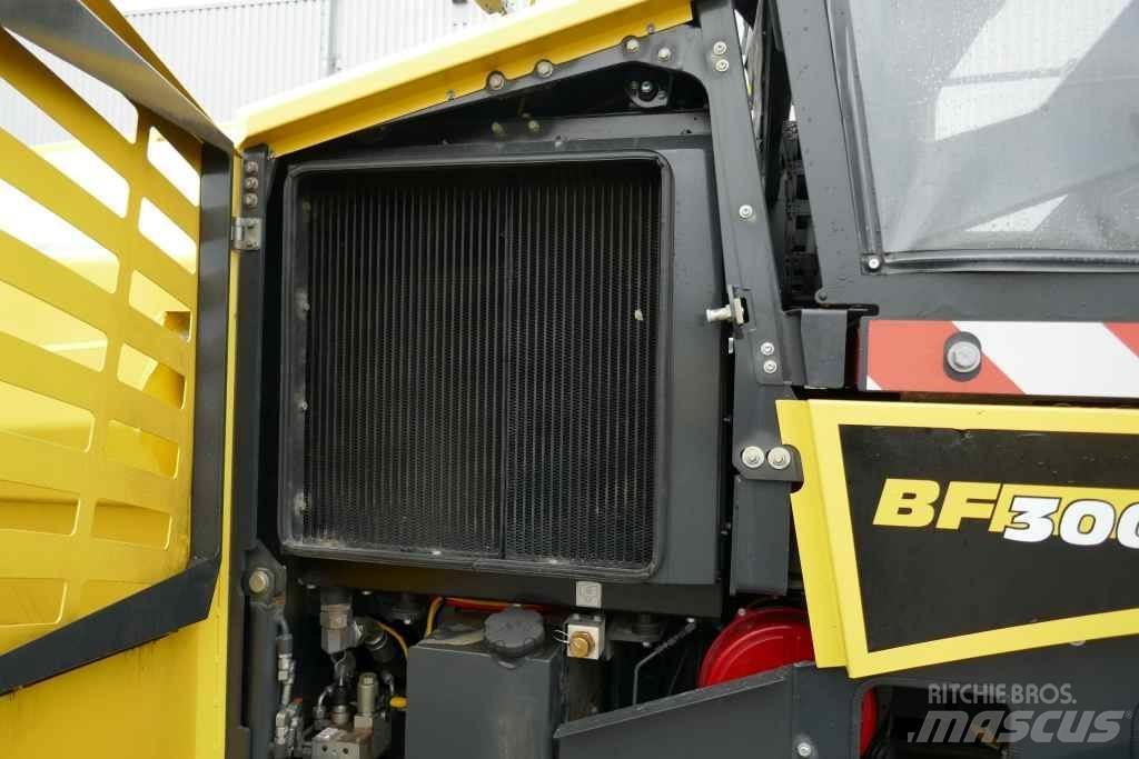Bomag BF 300 C-2 Mazās asfaltēšanas mašīnas