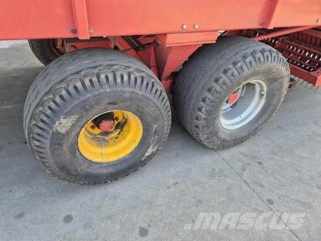 Kverneland TA 465 Savācējpiekabes