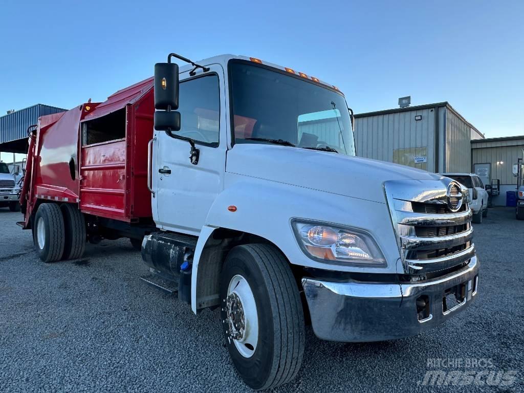 Hino 268 Atkritumu izvešanas transports