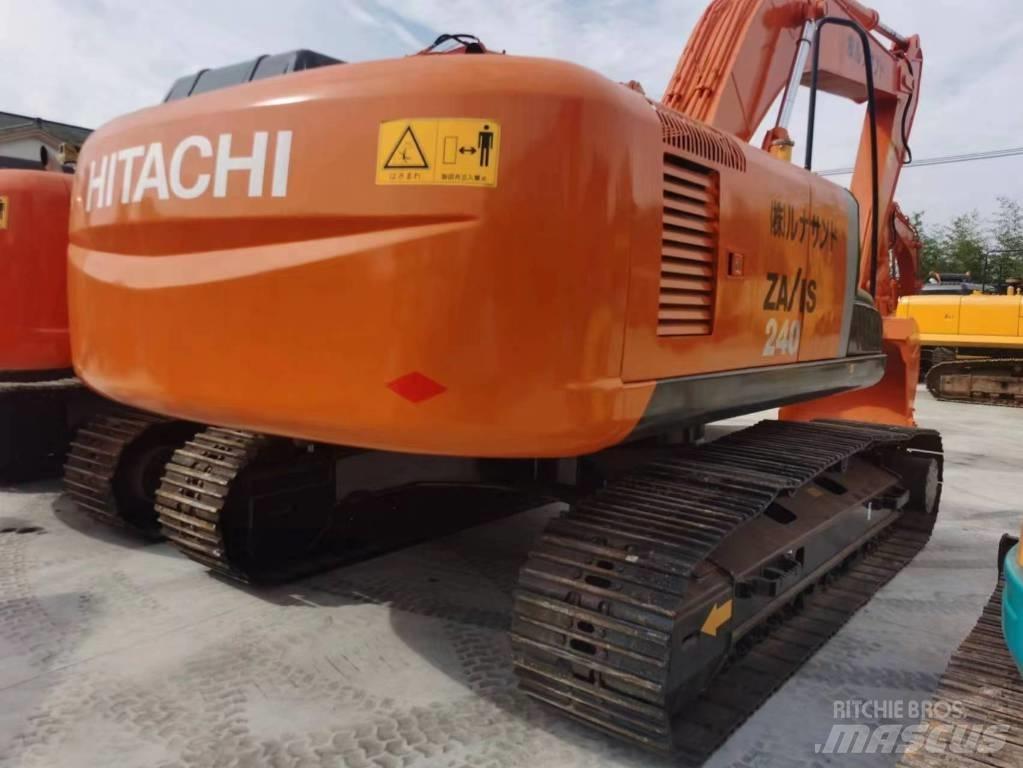 Hitachi ZX 240 Kāpurķēžu ekskavatori