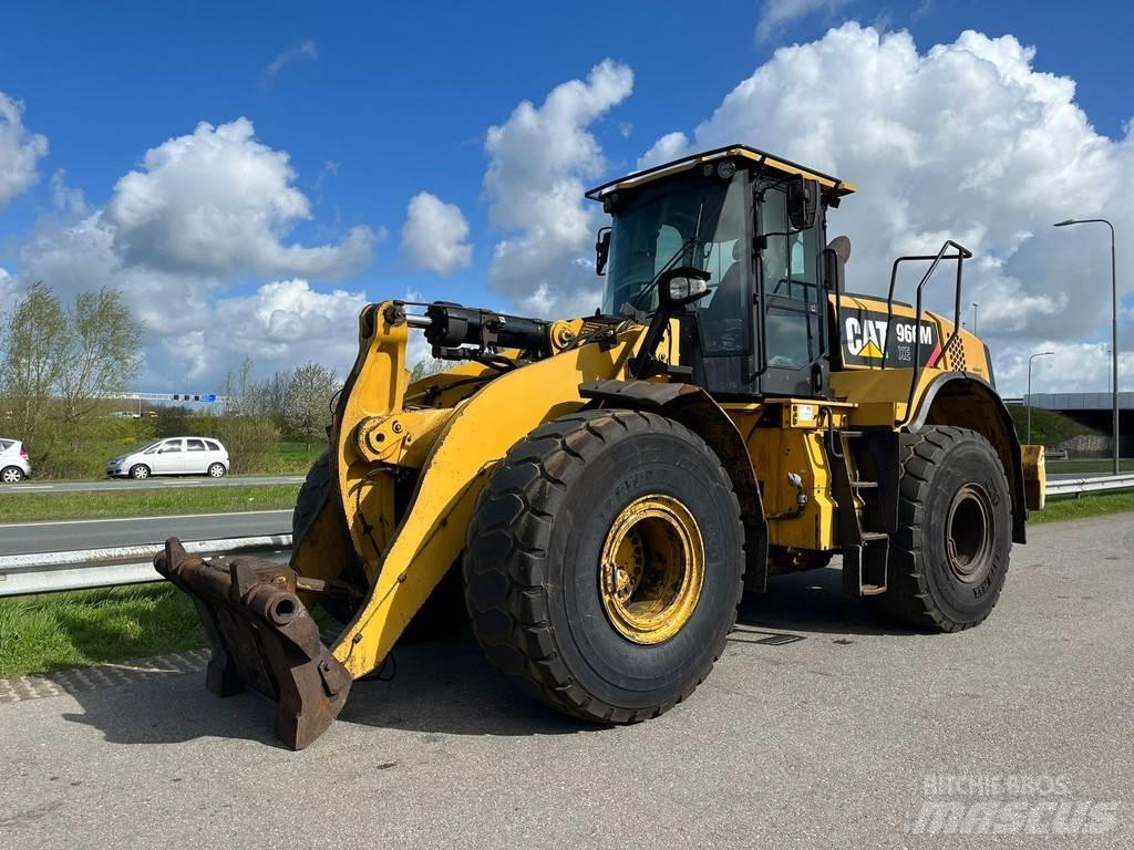 CAT 966M XE Iekrāvēji uz riteņiem