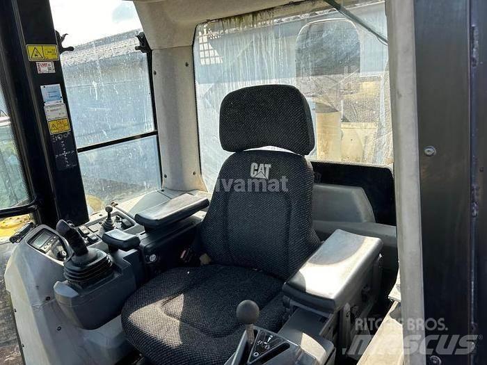 CAT 963D - Īpašie ekskavatori