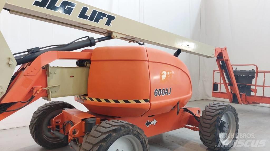 JLG 600 AJ Strēles pacēlāji