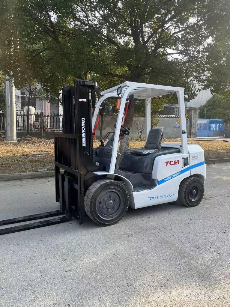 TCM FD 30 Tehnika ar dīzeļa dzinēju