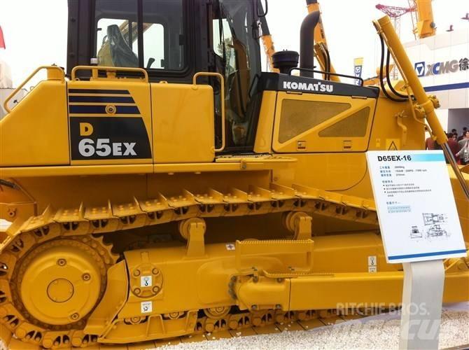 Komatsu d65ex-16 Kāpurķēžu buldozeri