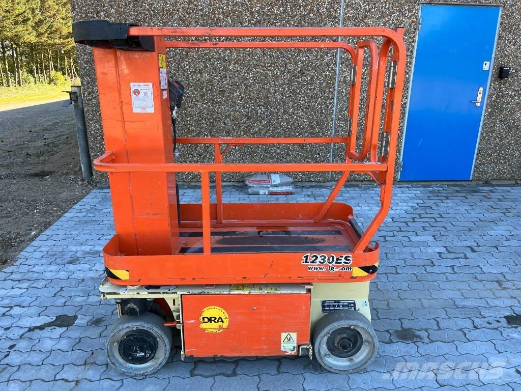 JLG 1230 ES Vertikālie pacēlāji
