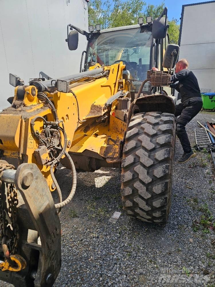 JCB TM 320 S Lauksaimniecības pacēlāji