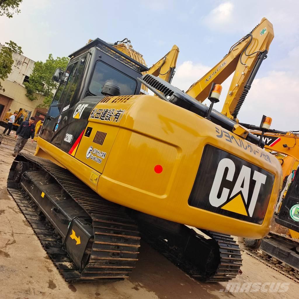 CAT 320 D2 Kāpurķēžu ekskavatori