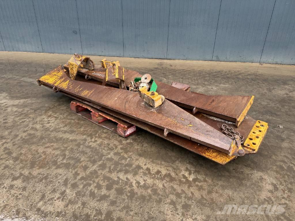 CAT 730 Kravas aizsargi