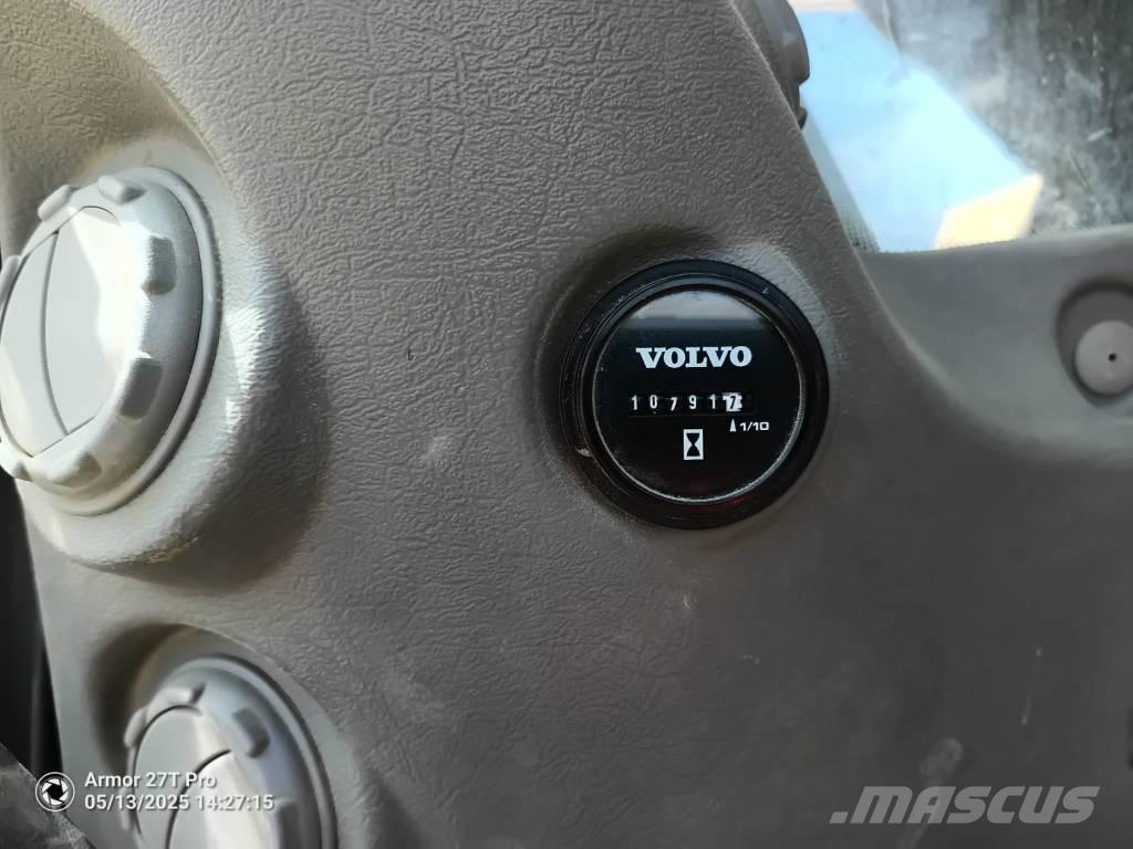 Volvo EC 300 D N L Kāpurķēžu ekskavatori
