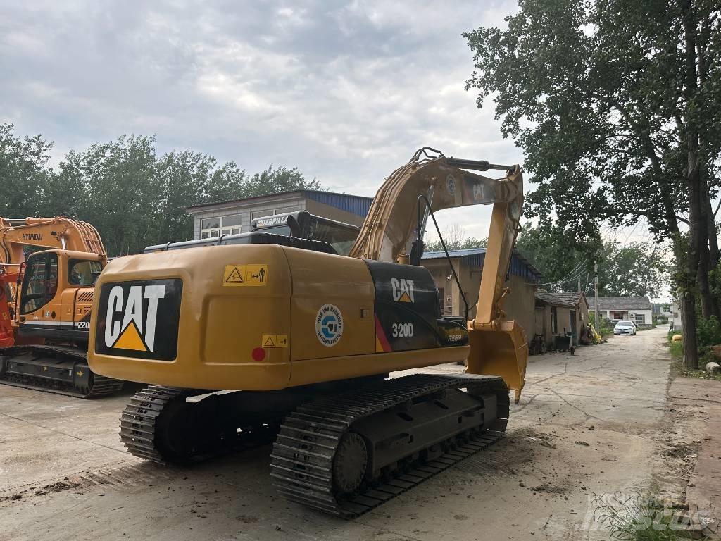 CAT 320D Kāpurķēžu ekskavatori