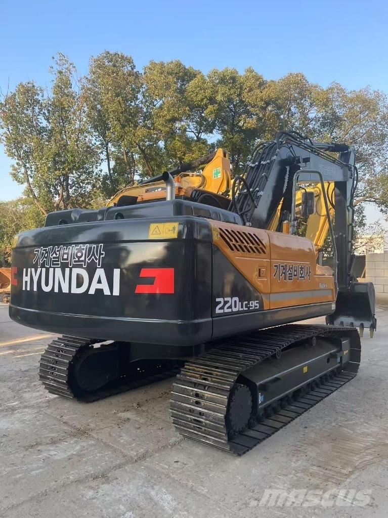 Hyundai 220LC-9S Kāpurķēžu ekskavatori