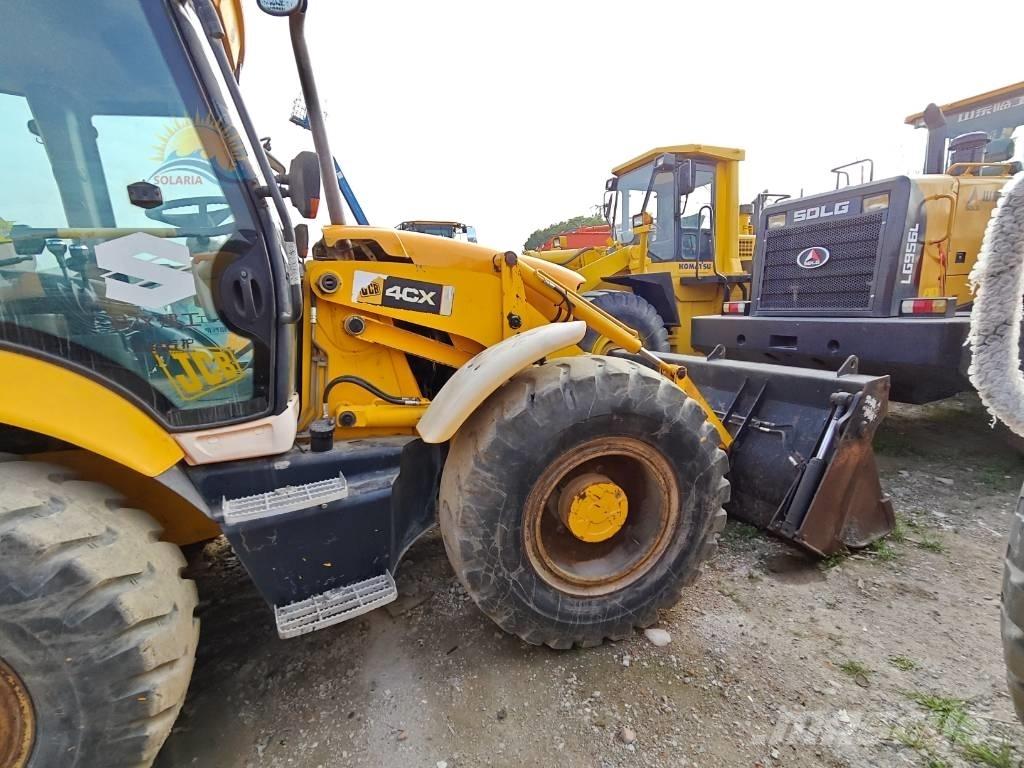 JCB 4CX Ekskavatori-iekrāvēji
