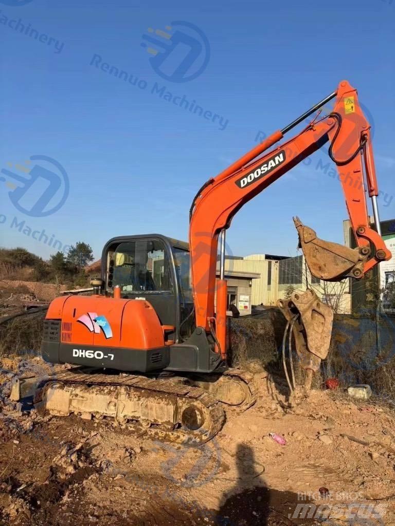 Doosan DH 60 Kāpurķēžu ekskavatori