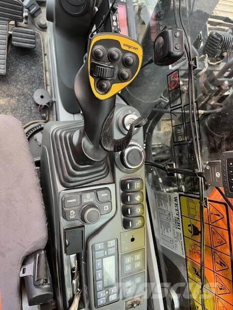 Doosan DX235 LCRD Kāpurķēžu ekskavatori