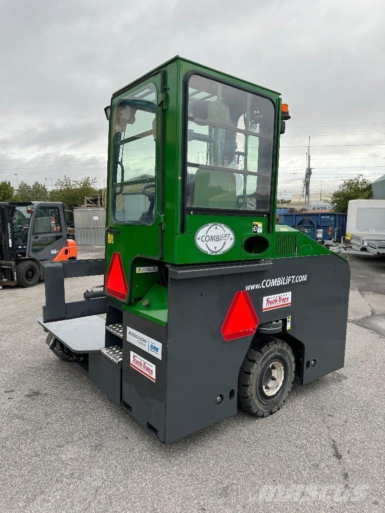 Combilift C4000ET Četru virzienu krāvēji