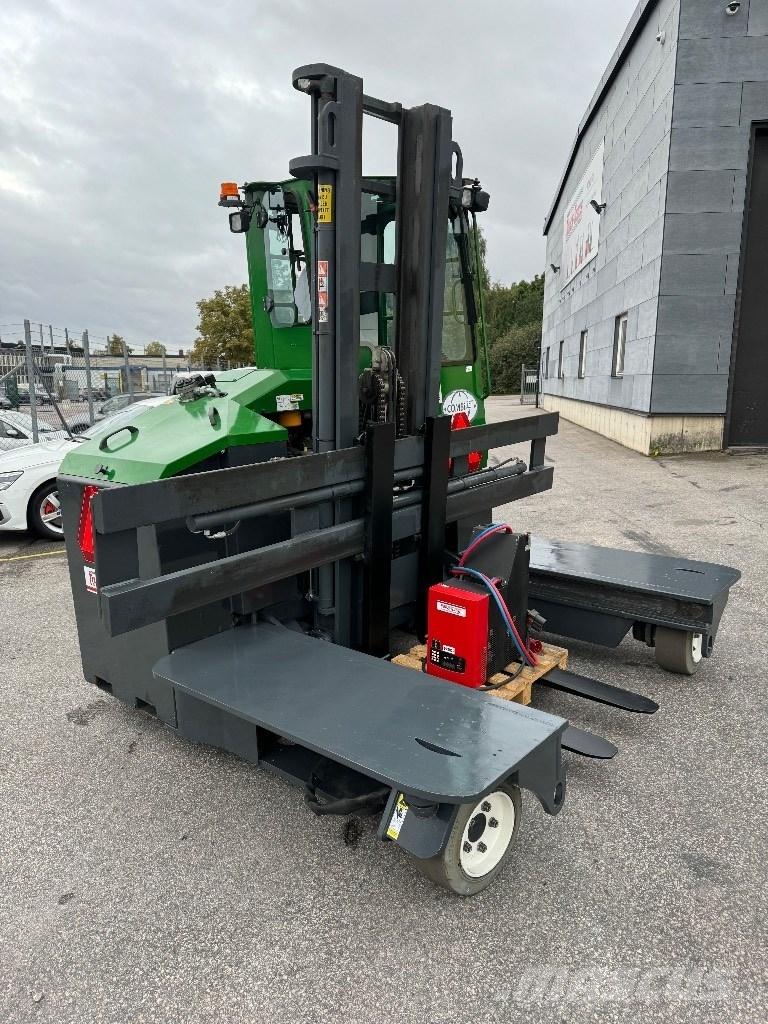 Combilift C4000ET Četru virzienu krāvēji