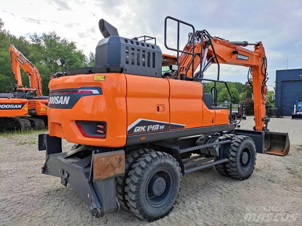 Doosan DX140W-7 Ekskavatori uz riteņiem