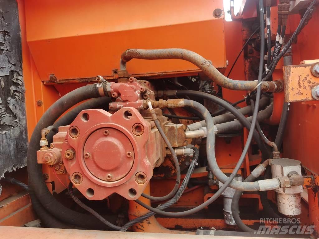Doosan DH 210 W-7 Ekskavatori uz riteņiem