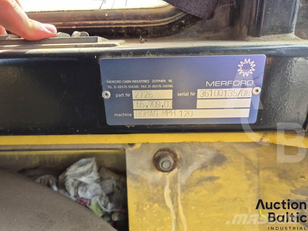 Bomag MPH 122 Greideri