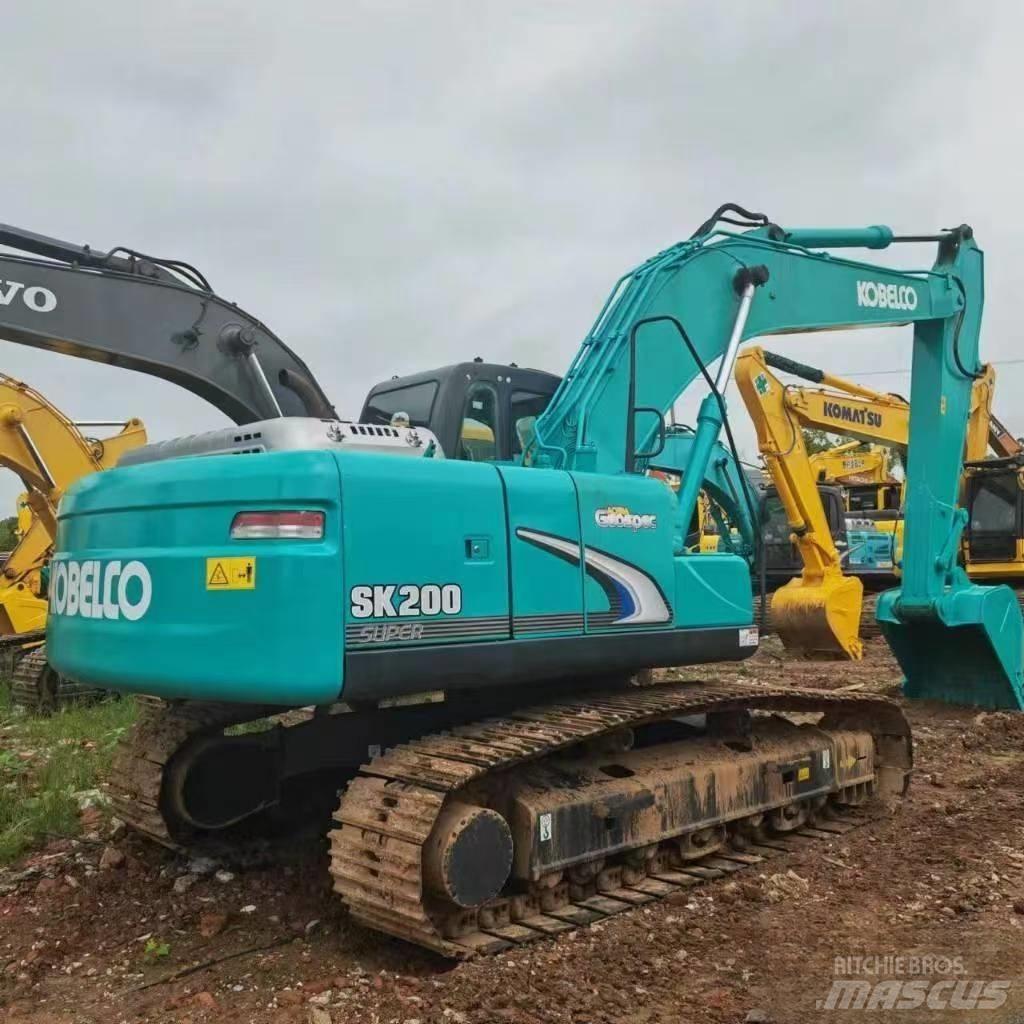 Kobelco SK 200 Kāpurķēžu ekskavatori
