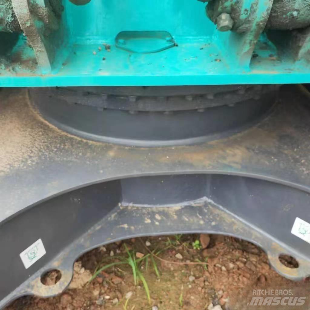 Kobelco SK 200 Kāpurķēžu ekskavatori