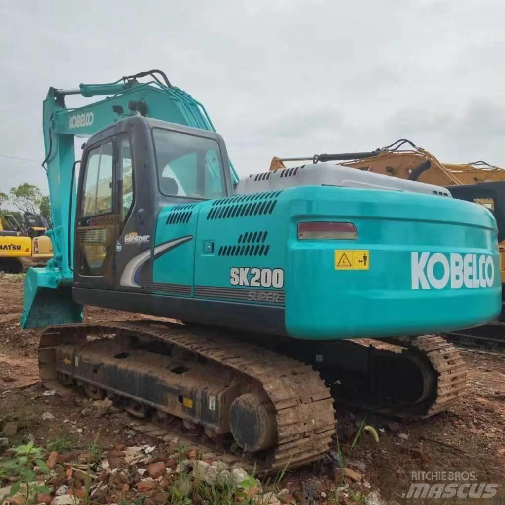 Kobelco SK 200 Kāpurķēžu ekskavatori