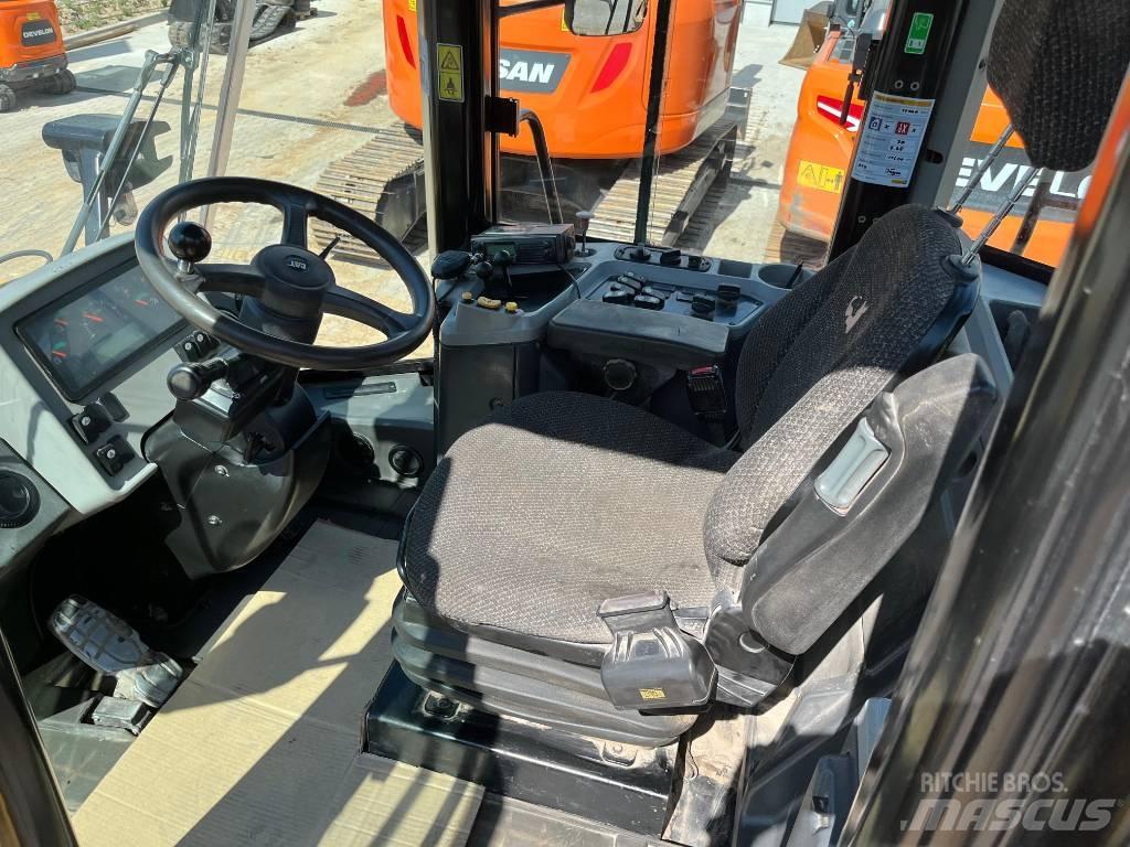 CAT 950 Iekrāvēji uz riteņiem