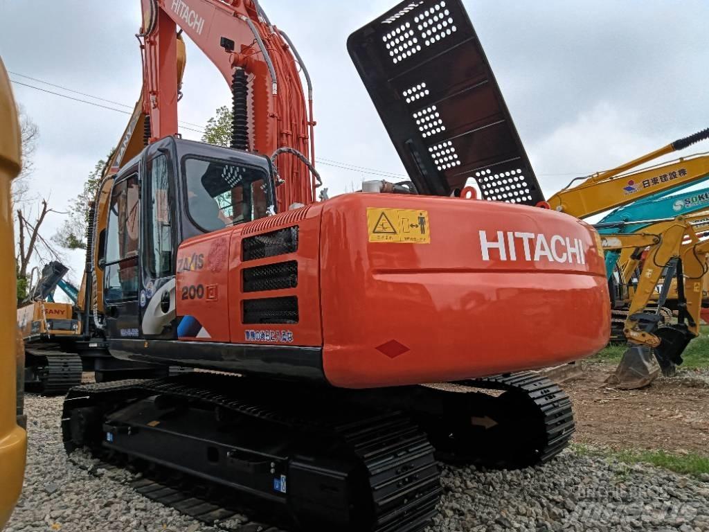 Hitachi ZX 200 Kāpurķēžu ekskavatori