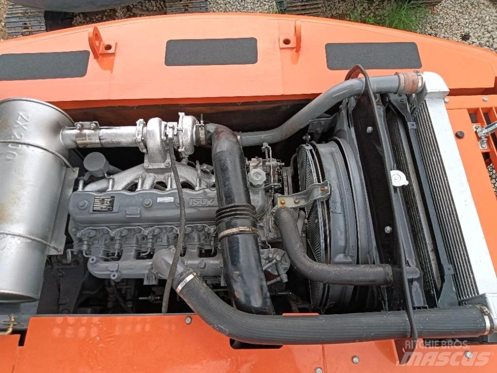 Hitachi ZX 200 Kāpurķēžu ekskavatori