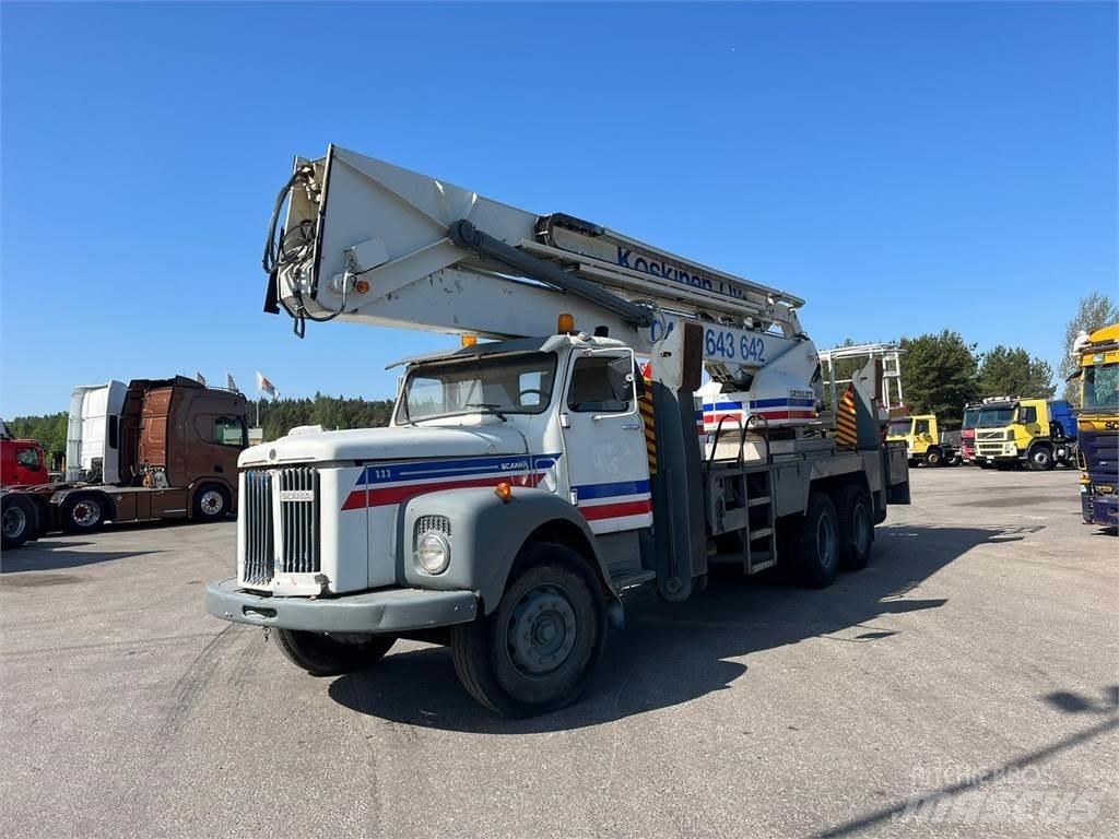 Scania 111 6X2 Smagās mašīnas ar celtni