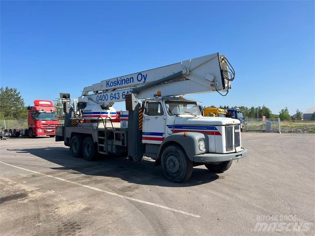 Scania 111 6X2 Smagās mašīnas ar celtni