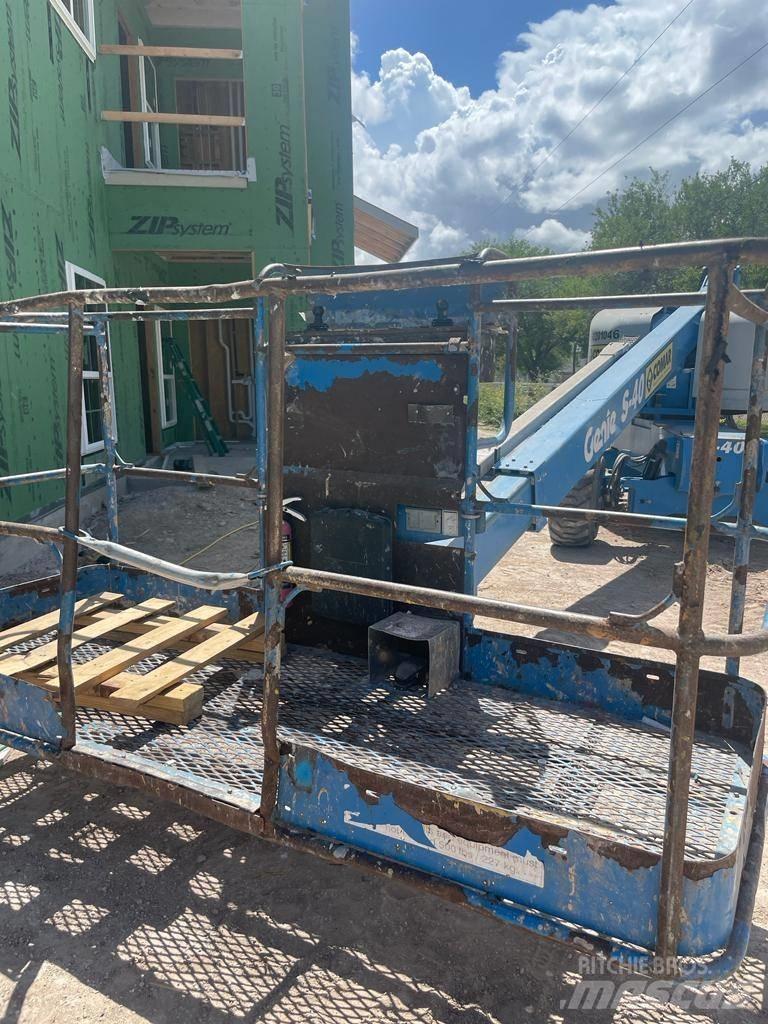 Genie S 40 Teleskopiskie pacēlāji