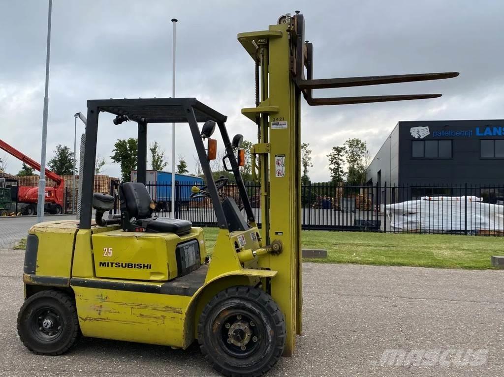 Mitsubishi FD25T Tehnika ar dīzeļa dzinēju