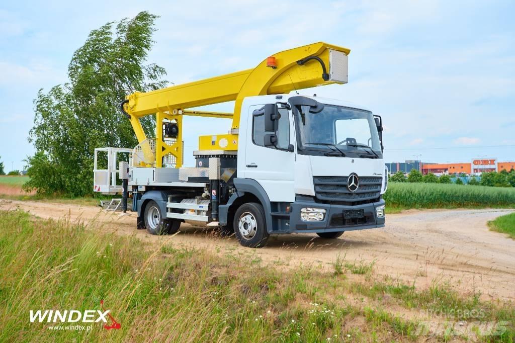 Palfinger P 300 KS Pacēlāji uz automašīnas bāzes