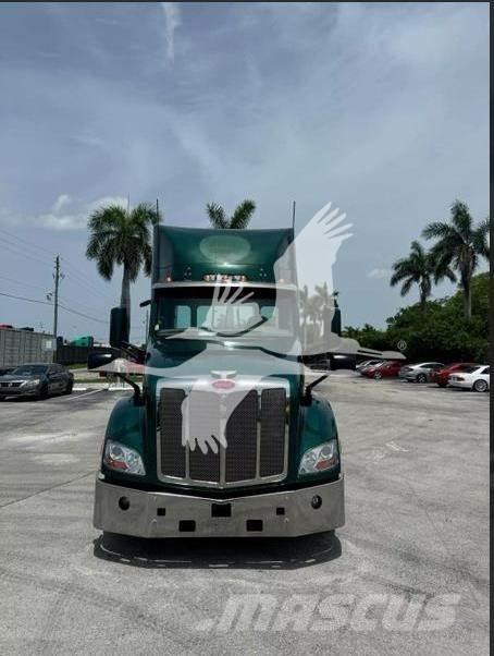 Peterbilt 579 Vilcēji
