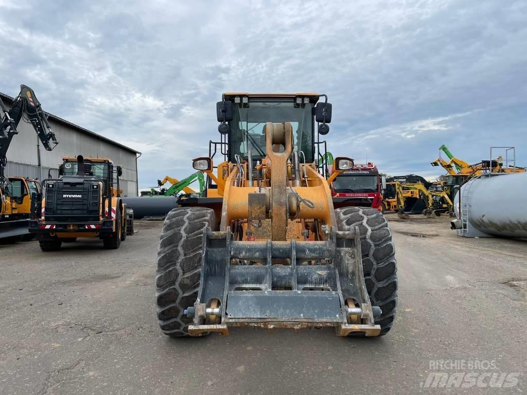 Hyundai HL960XT Iekrāvēji uz riteņiem
