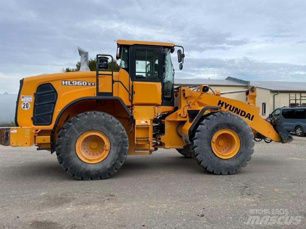 Hyundai HL960XT Iekrāvēji uz riteņiem