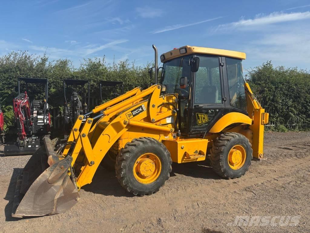 JCB 2CX Ekskavatori-iekrāvēji