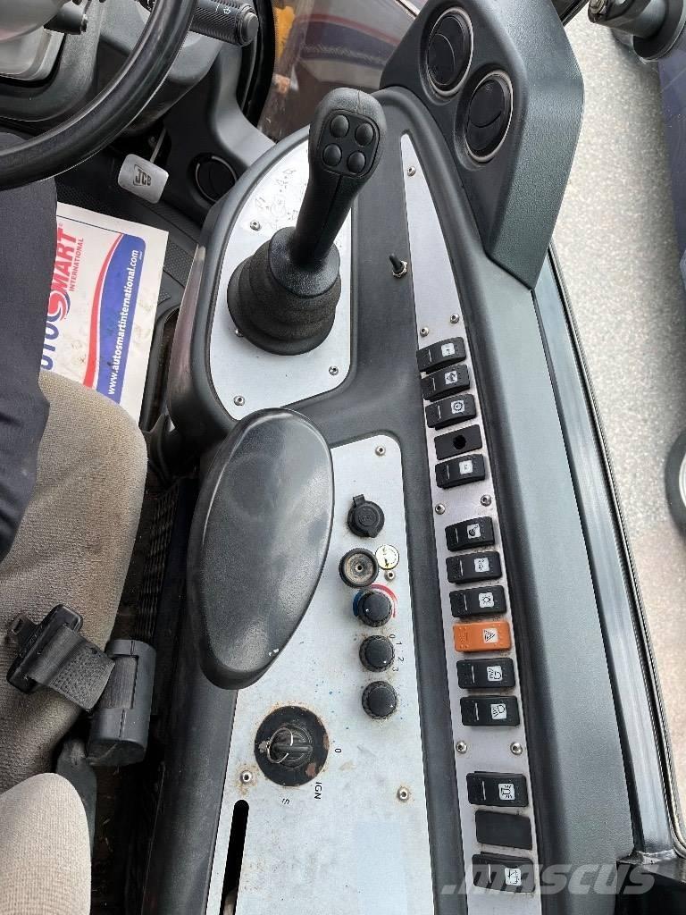 JCB 409 B 40km/h Lietoti riteņu kompaktiekrāvēji