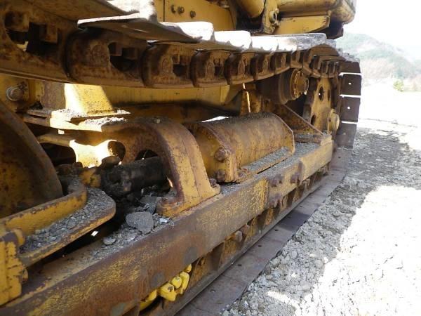 Komatsu D20S-3 Kāpurķēžu buldozeri