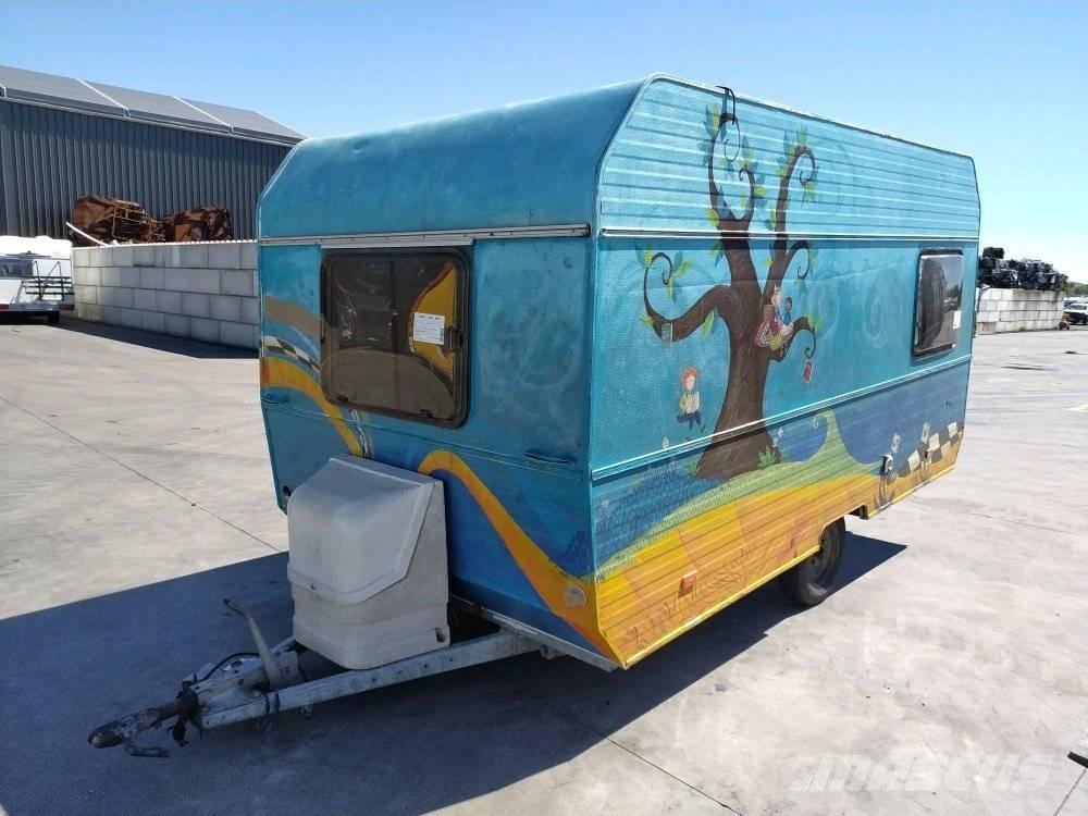  DIGUE 450 Kemperi un dzīvojamās piekabes