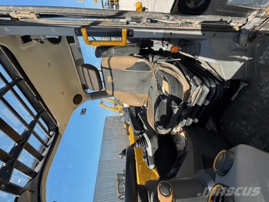JCB 532-70 Lauksaimniecības pacēlāji