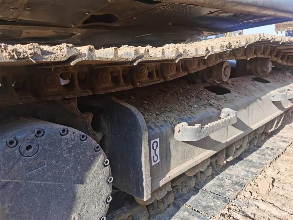 Volvo EC210D Kāpurķēžu ekskavatori
