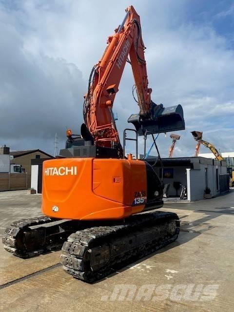 Hitachi 135 US-6 Kāpurķēžu ekskavatori