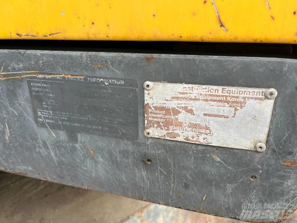 Volvo EC 240 LR Ekskavatori tālās sniedzamības darbiem