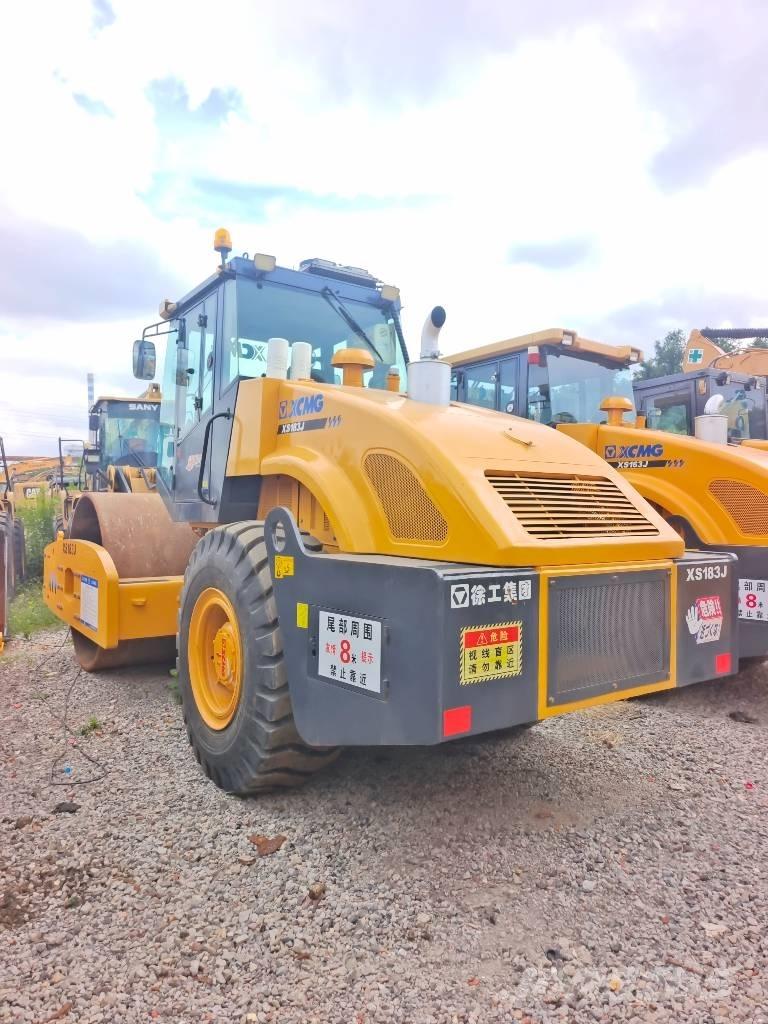 XCMG XS183J Vienvalča grunts veltņi