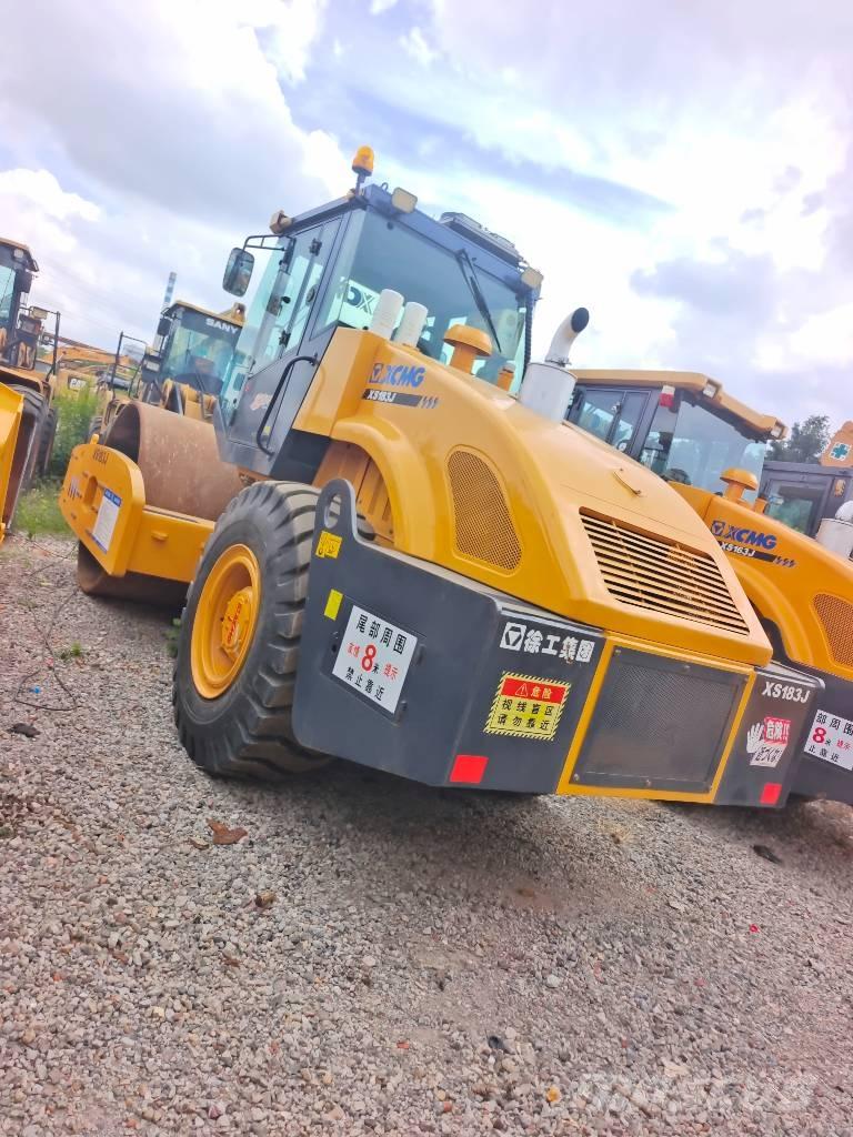 XCMG XS183J Vienvalča grunts veltņi